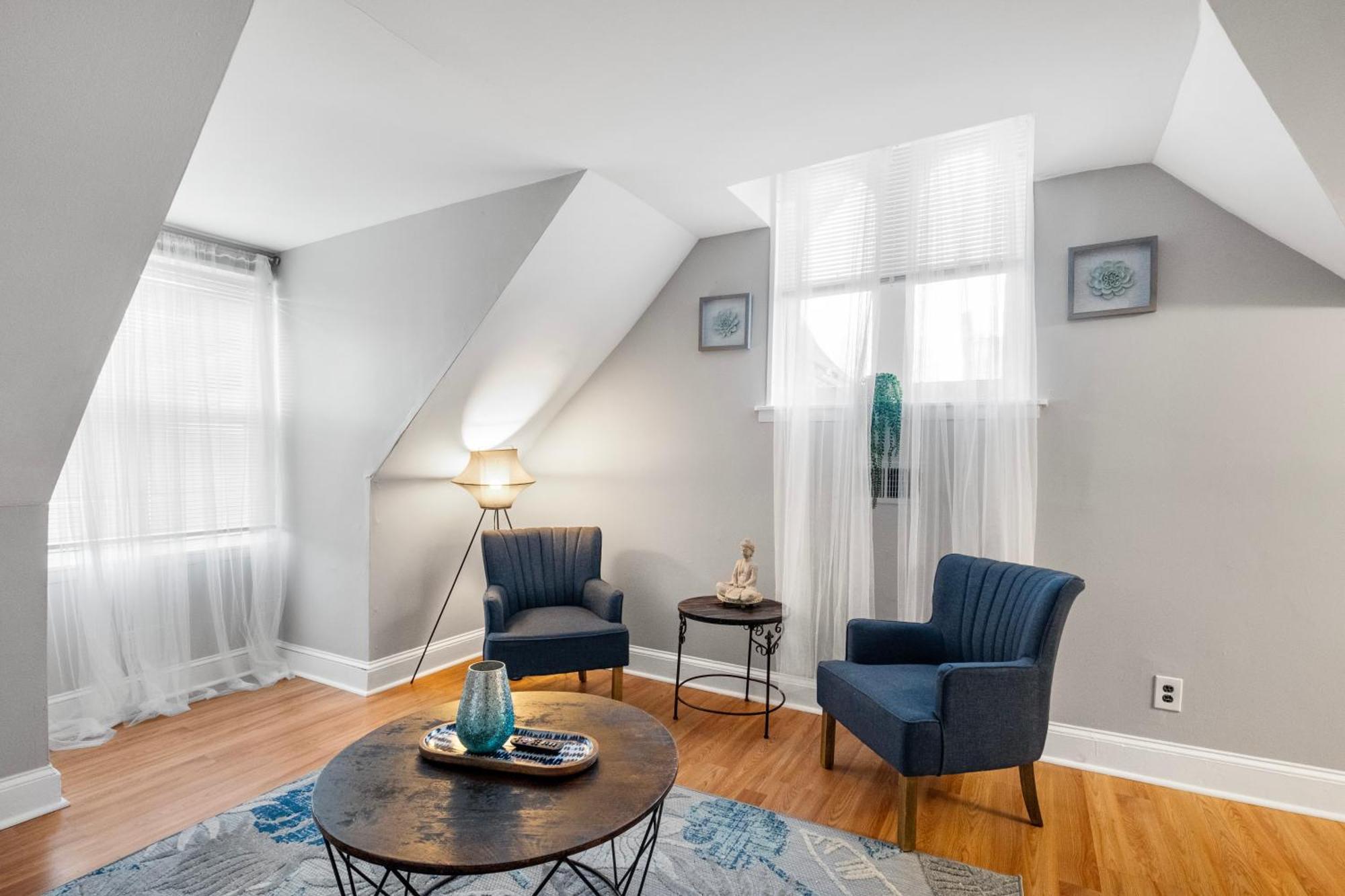 Spacious 2br In Univ City
